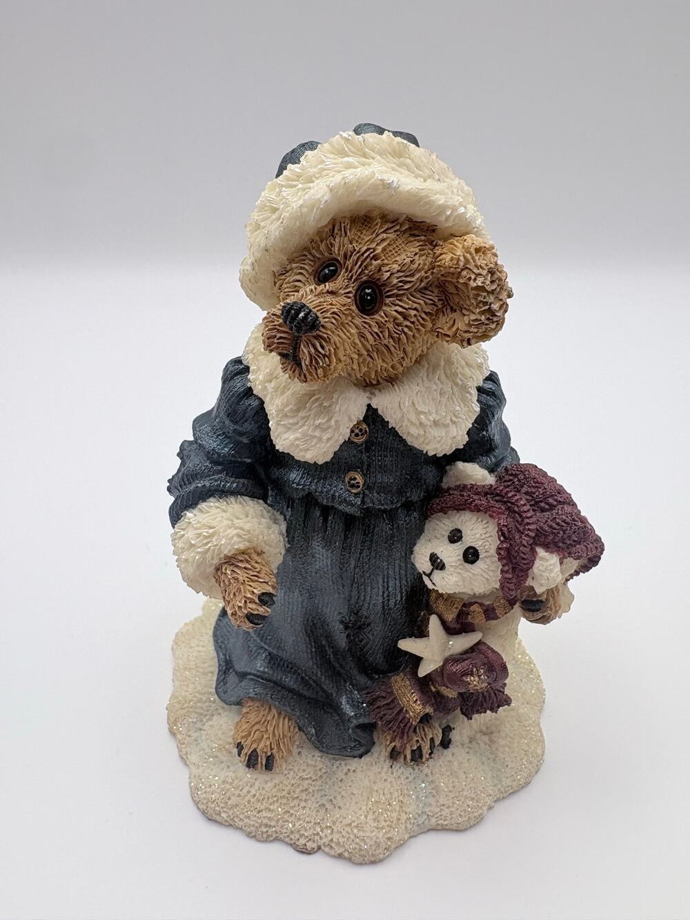 Vintage 2000 Genevieve Berriman w/ Brady Boyds Bears and Friends Bearstone Coll.